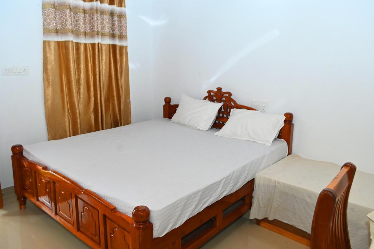 Appartement Kayalvarath Paradise à Mundrothuruth Extérieur photo