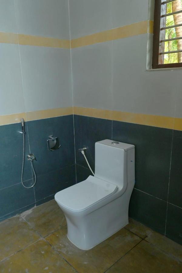 Appartement Kayalvarath Paradise à Mundrothuruth Extérieur photo