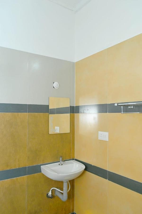 Appartement Kayalvarath Paradise à Mundrothuruth Extérieur photo